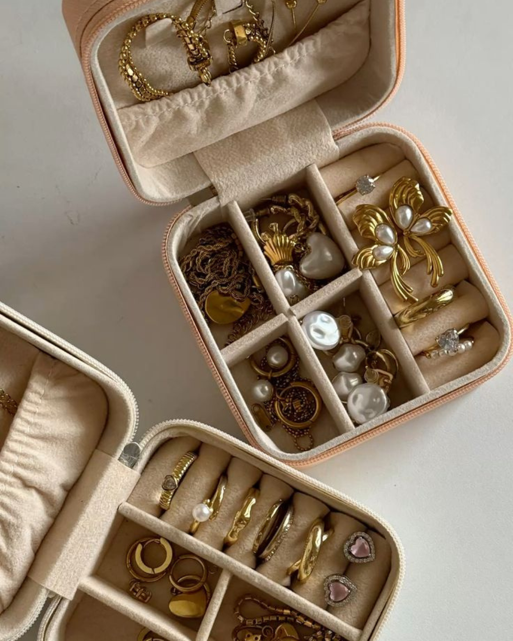 Boîte à bijoux en velour à zip